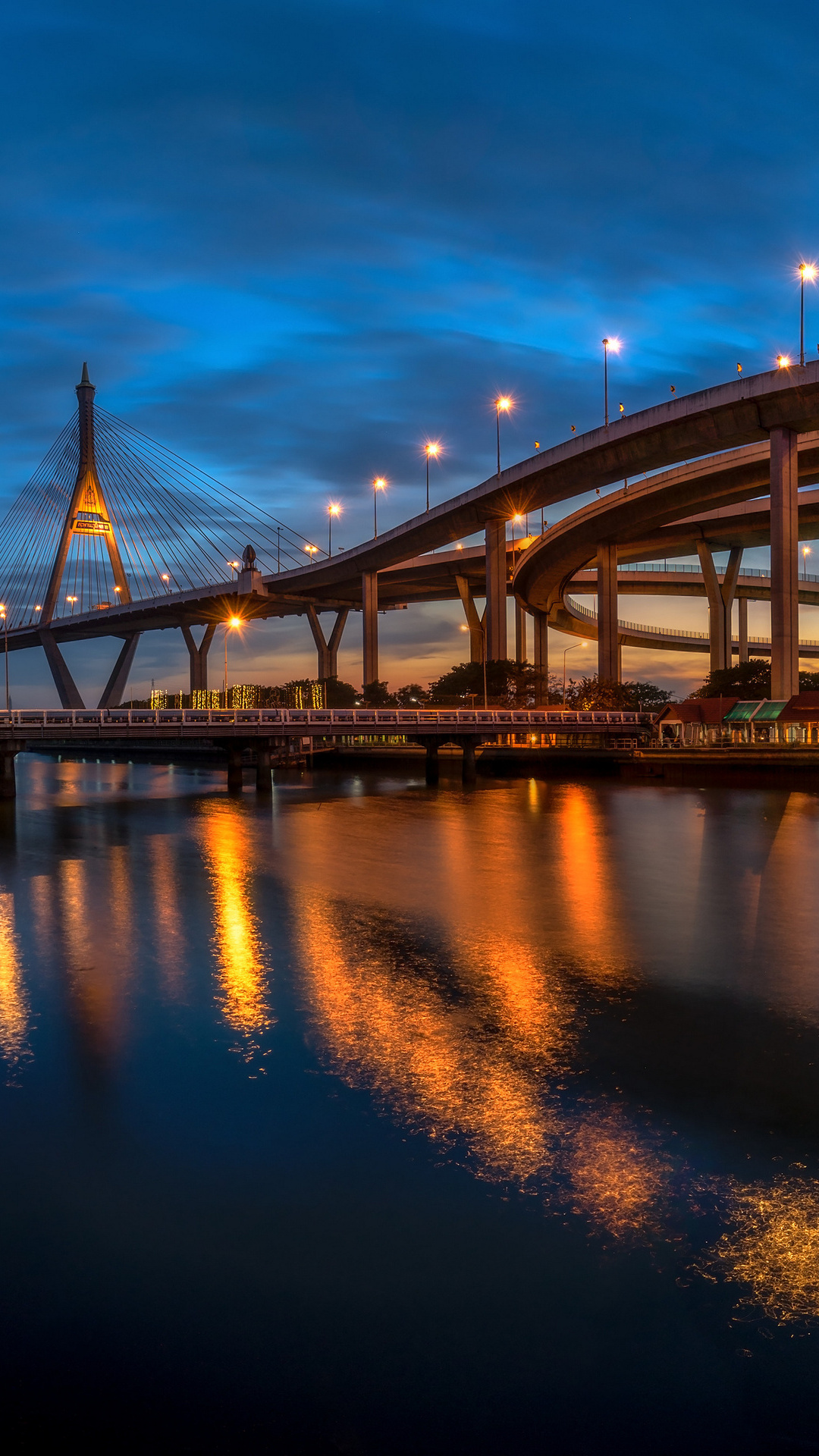 Bhumibol Bridge 2 w Bangkoku