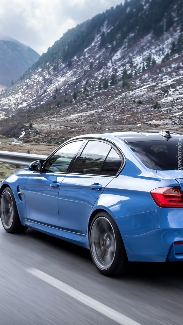 BMW M4 na drodze