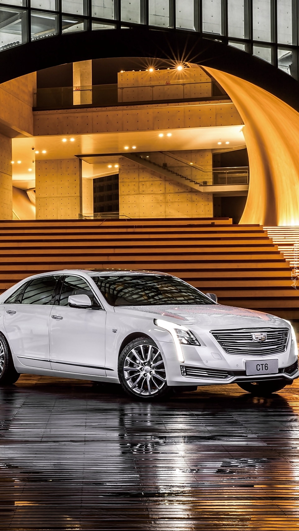 Cadillac CT6 Sedan przy schodach