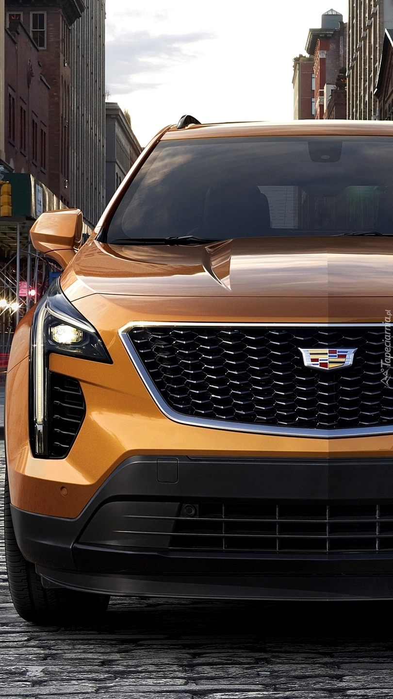 Cadillac XT4 przodem