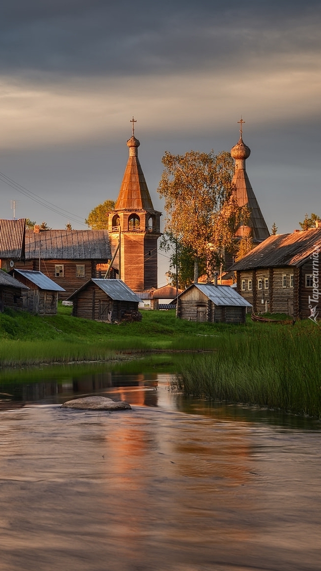 Cerkiew nad jeziorem