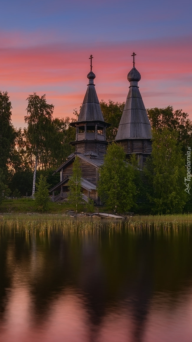 Cerkiew nad jeziorem