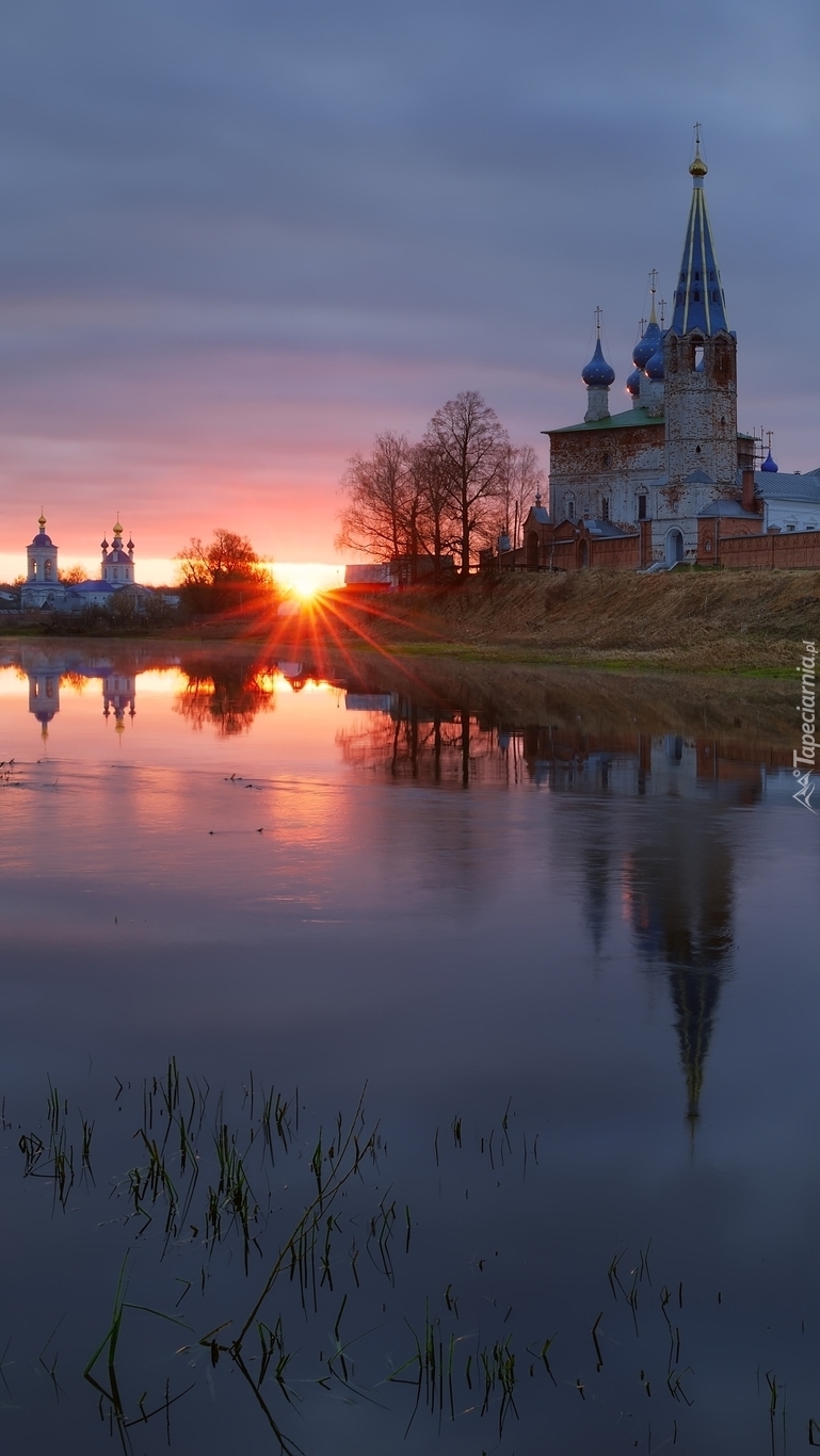 Cerkiew nad nad rzeką Teza