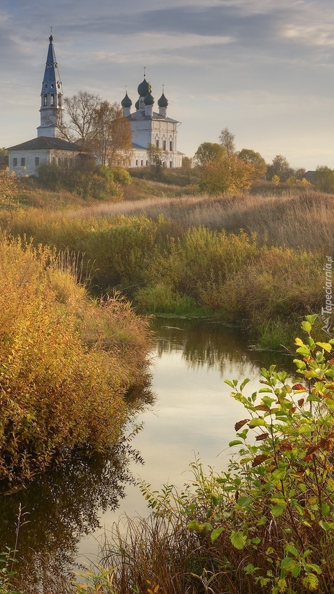 Cerkiew nad rzeką Lakhost