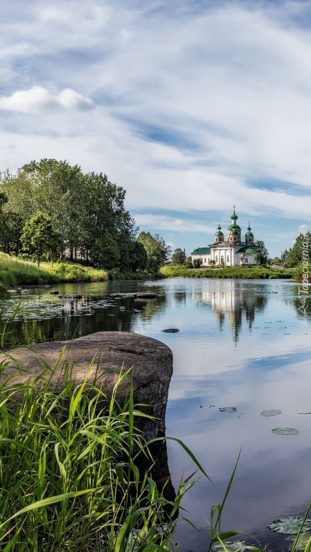 Cerkiew nad rzeką