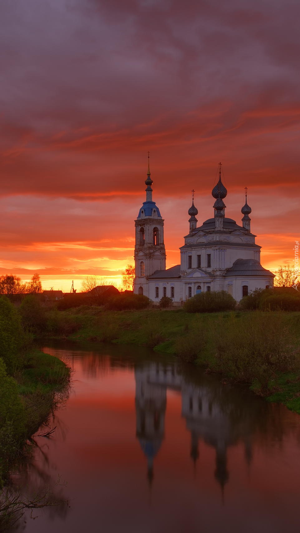 Cerkiew Savinskoye nad rzeką Ustya