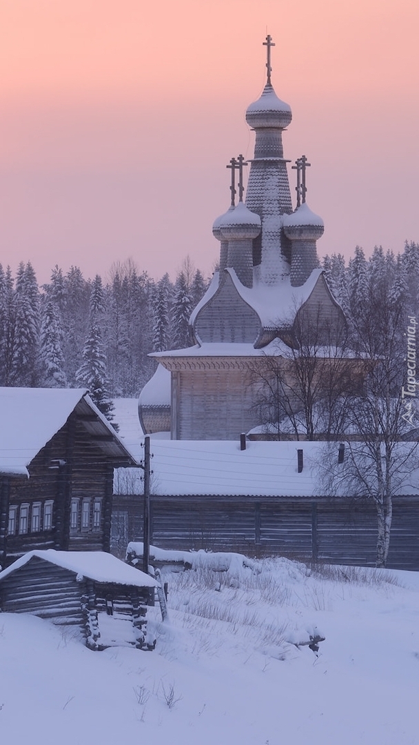 Cerkiew w zimowej scenerii