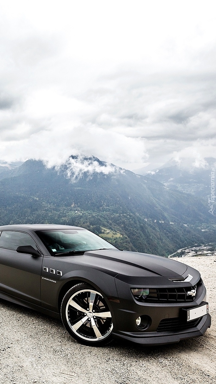 Chevrolet Camaro SS na tle gór