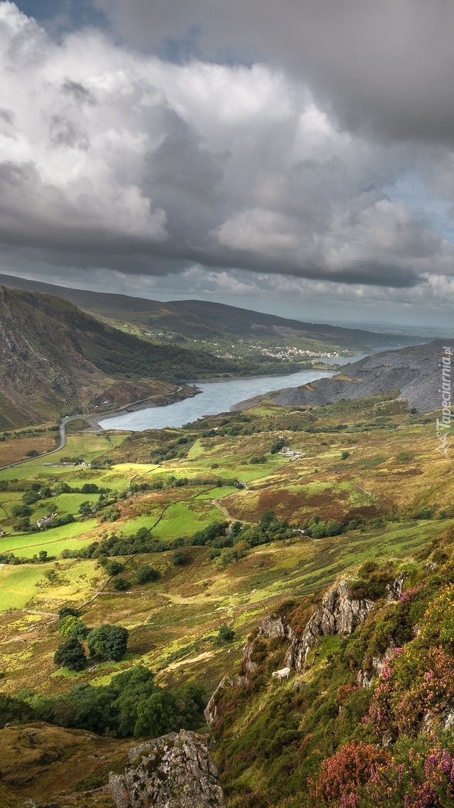 Chmury nad Doliną Nantlle Valley