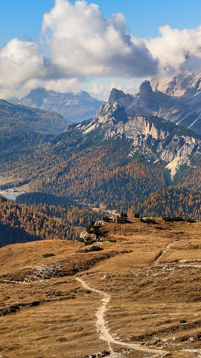 Chmury nad Dolomitami