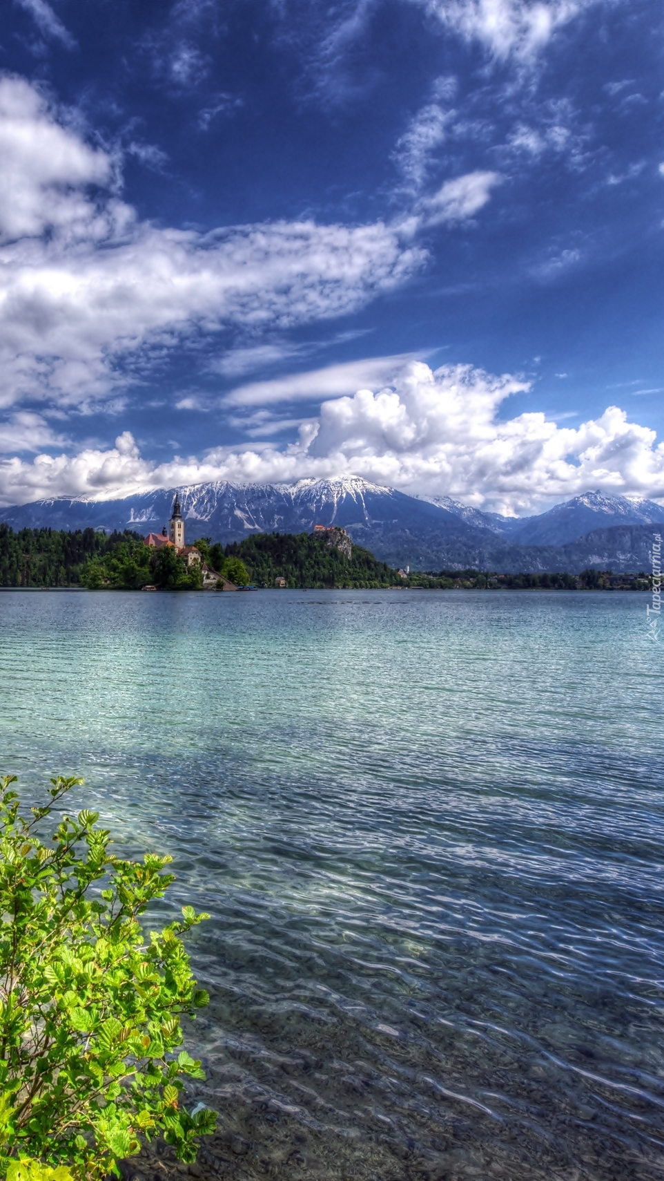Chmury nad jeziorem Bled