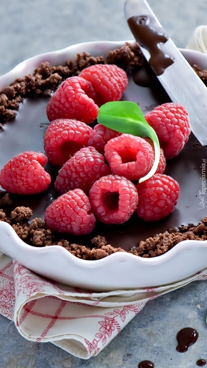 Ciasto w czekoladzie z malinami