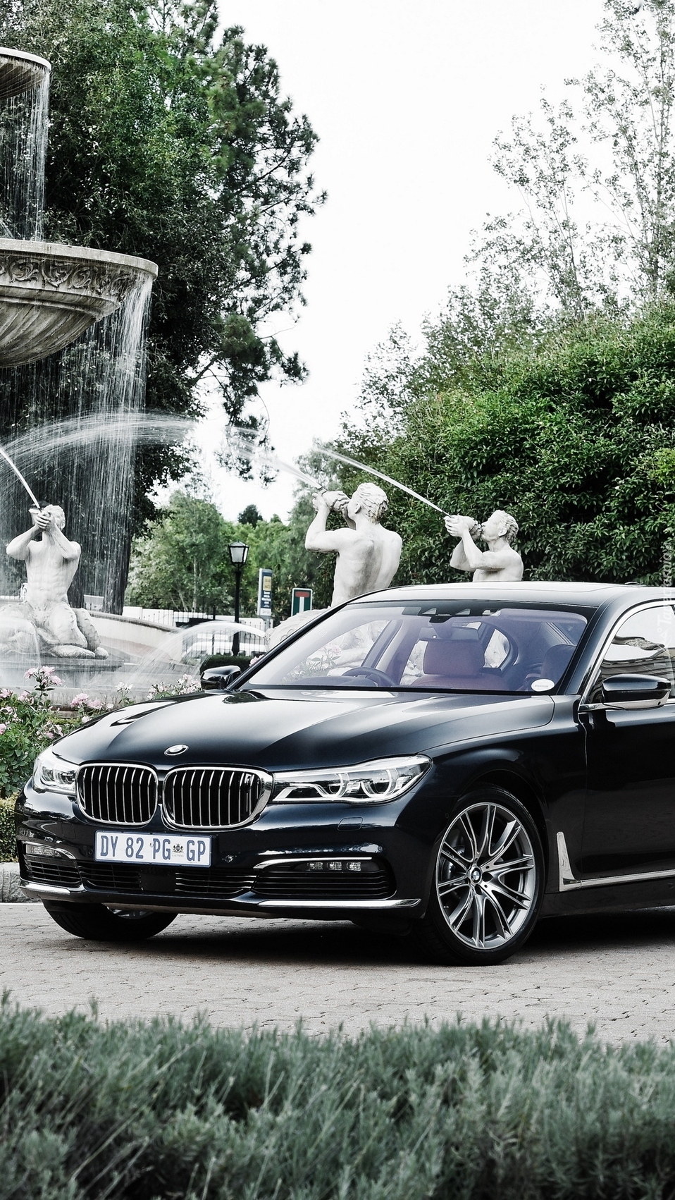 Czarne BMW 7 G11