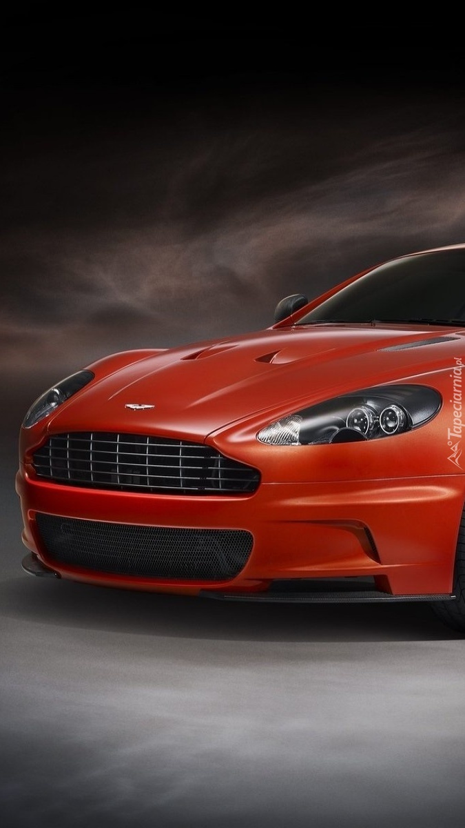 Czerwony Aston Martin DBS Carbon Edition