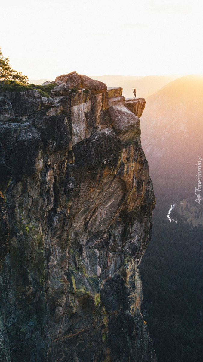 Człowiek na skałach Taft Point