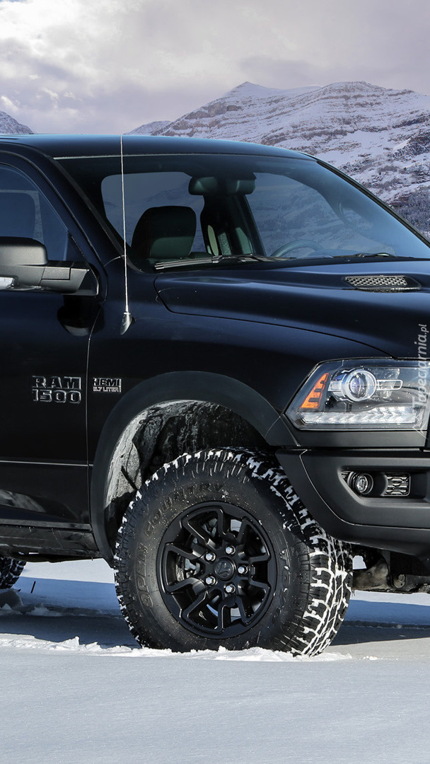 Dodge RAM 1500 bokiem