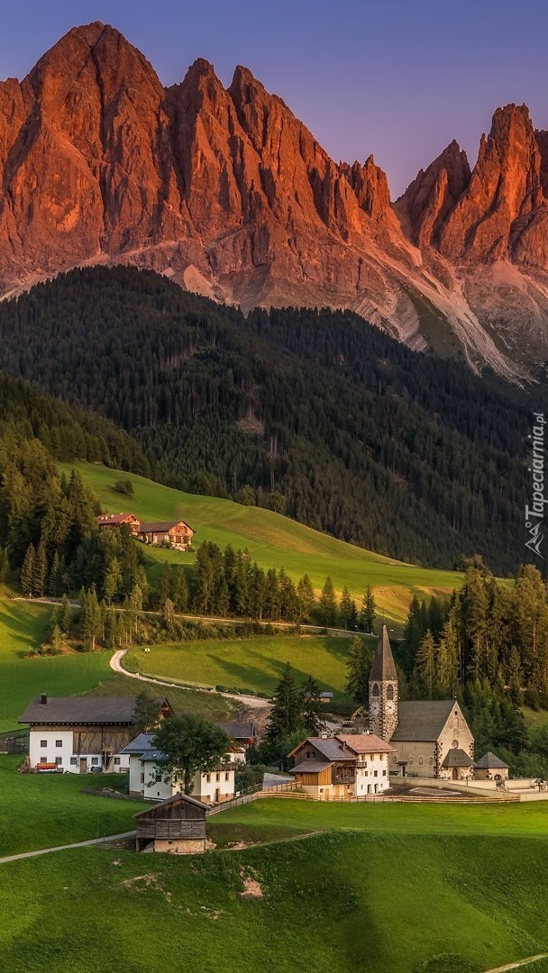 Dolina Val di Fune i góry Dolomity