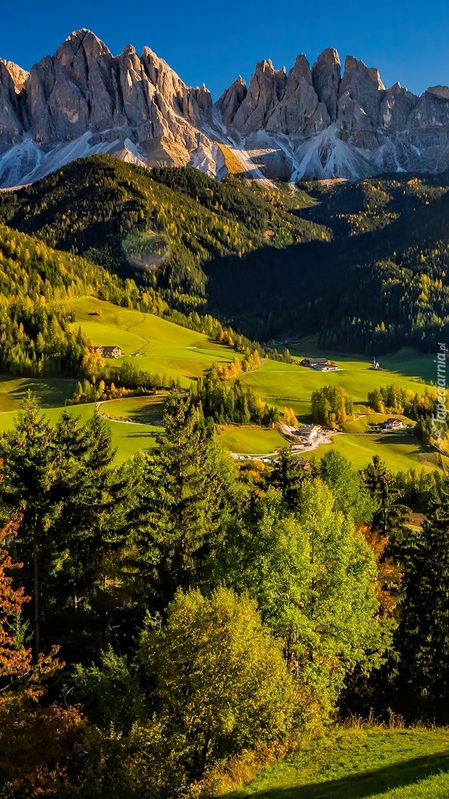 Dolina Val di Funes w Dolomitach