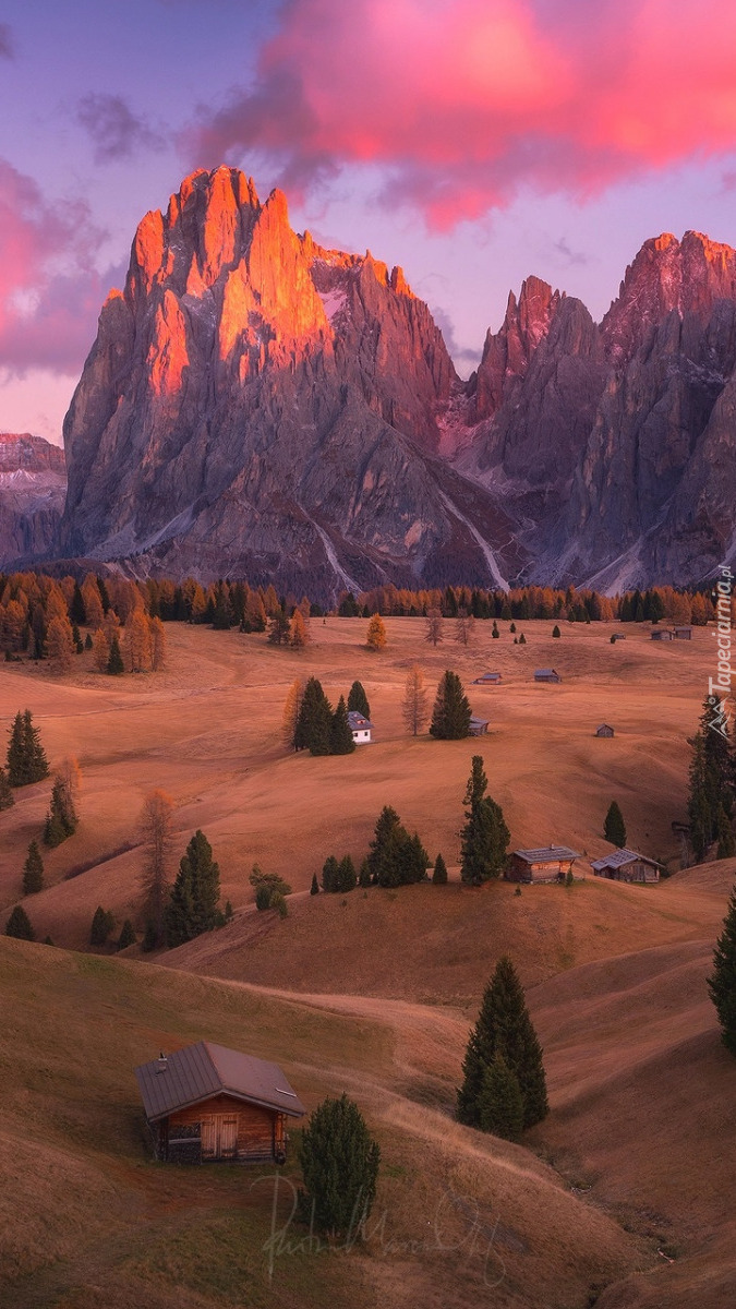 Dolina Val Gardena i góry Sassolungo