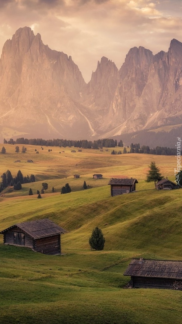 Dolina Val Gardena i góry Sassolungo