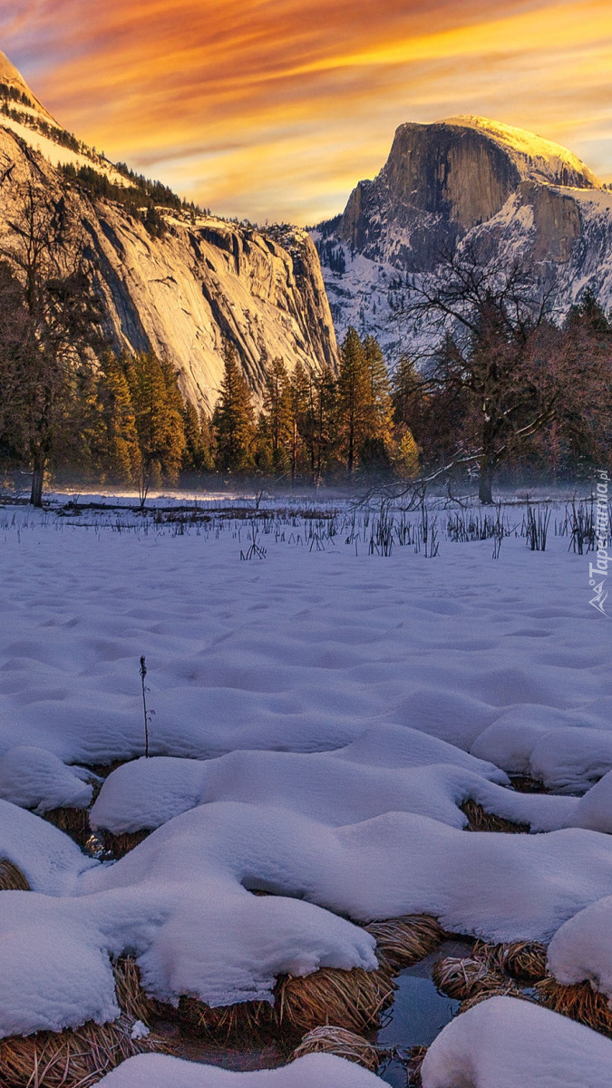 Dolina Yosemite Valley zimową porą
