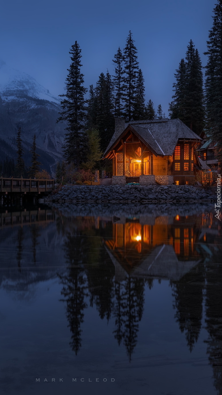 Dom nad jeziorem Emerald Lake