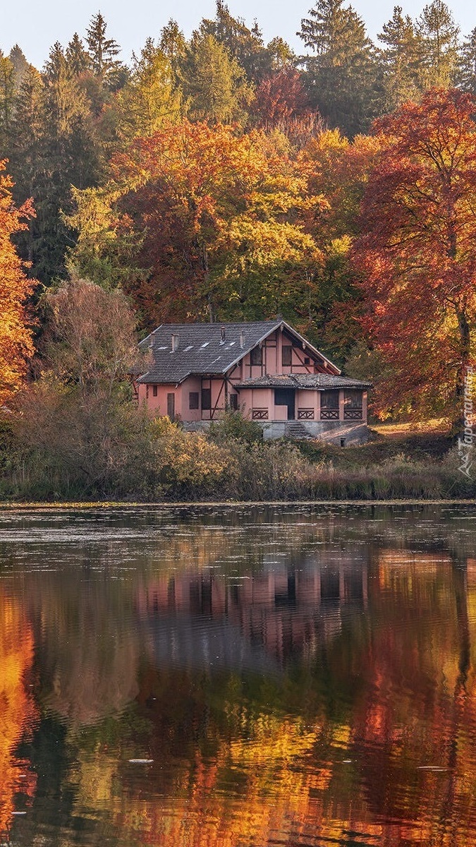 Dom nad jeziorem Lago di Cei