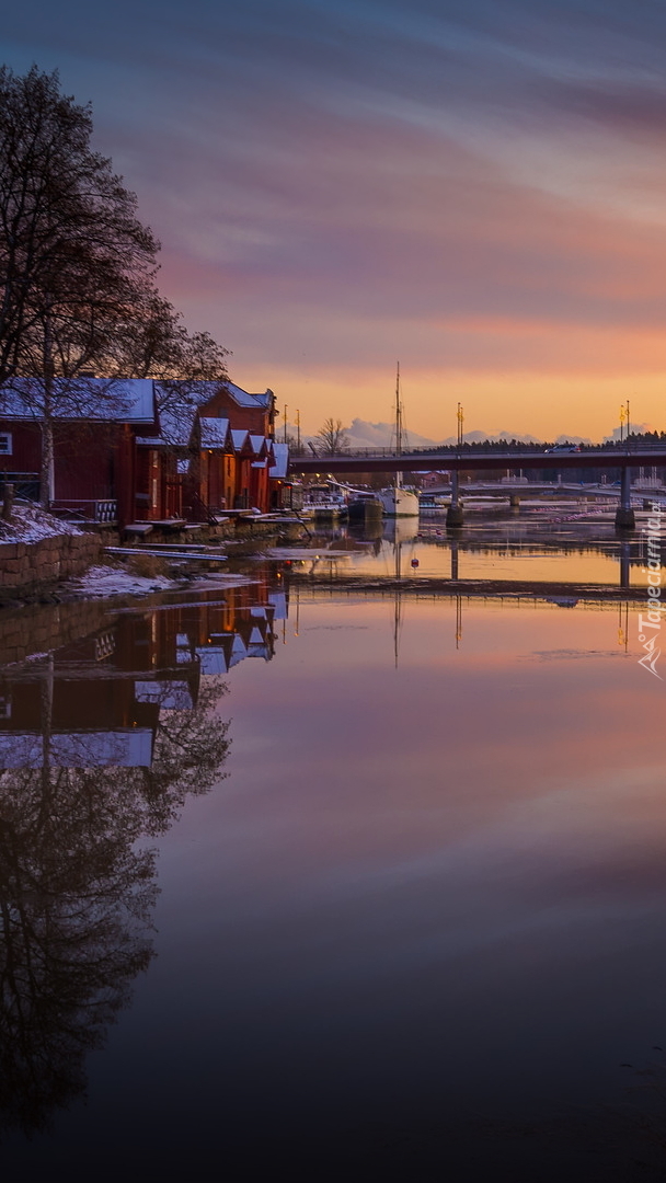 Domy nad rzeką Porvoonjoki