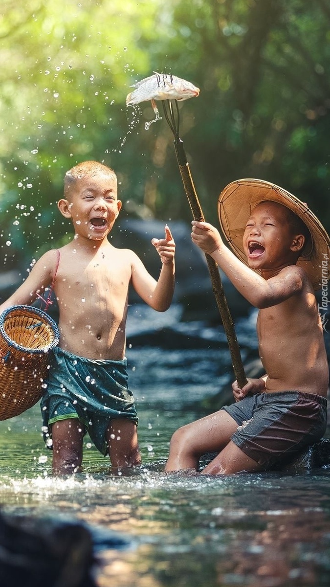 Dzieci na rybach