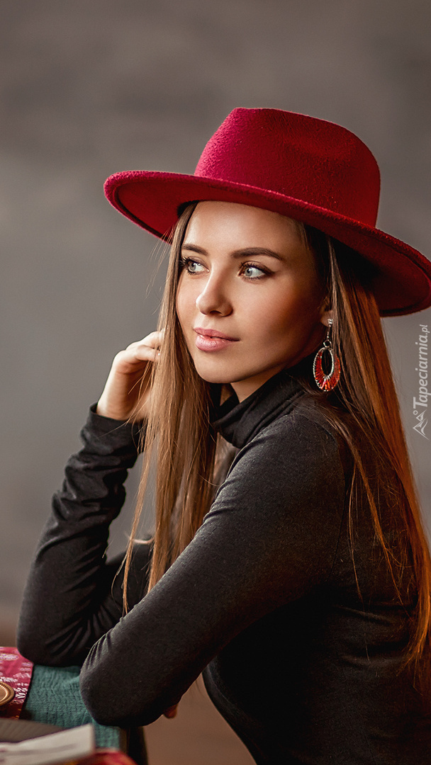 Dziewczyna w czerwonym kapeluszu
