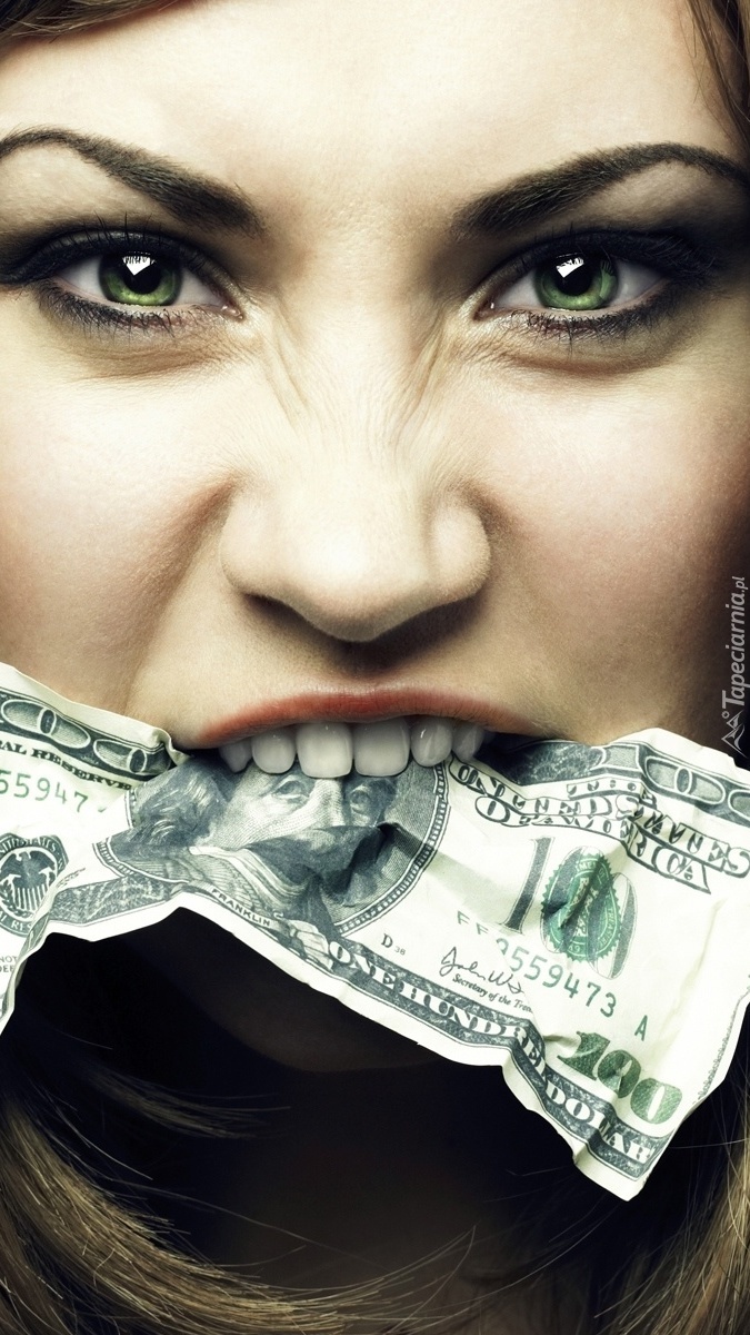Dziewczyna z banknotem w ustach