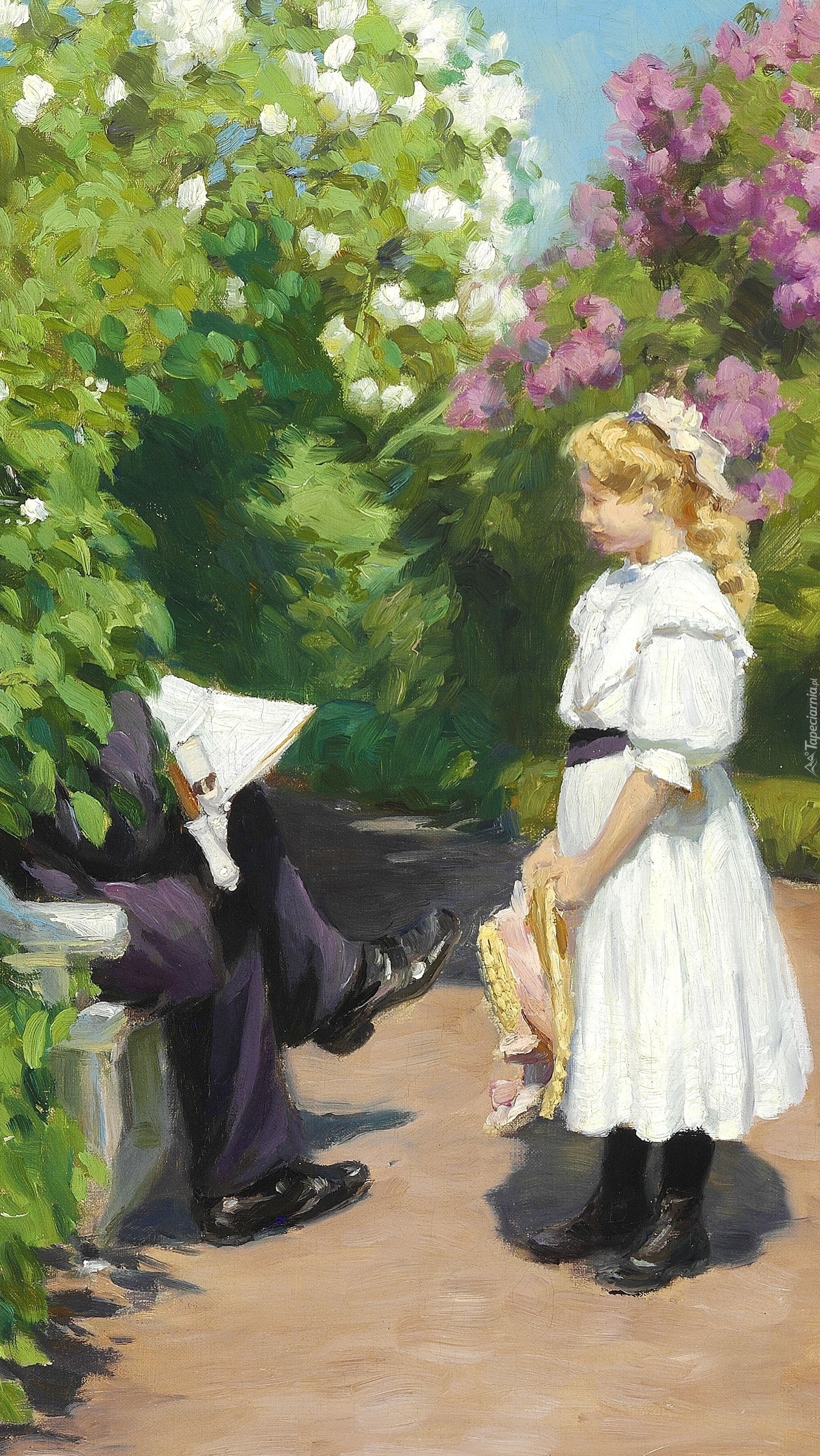Dziewczynka w ogrodzie