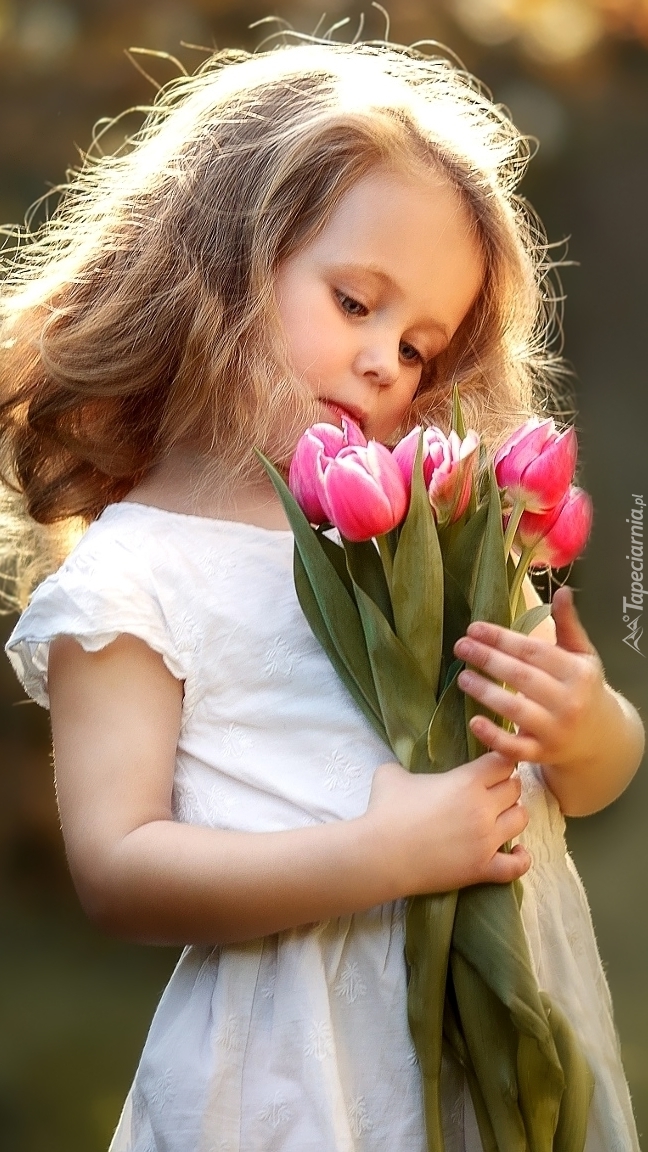 Dziewczynka z tulipanami