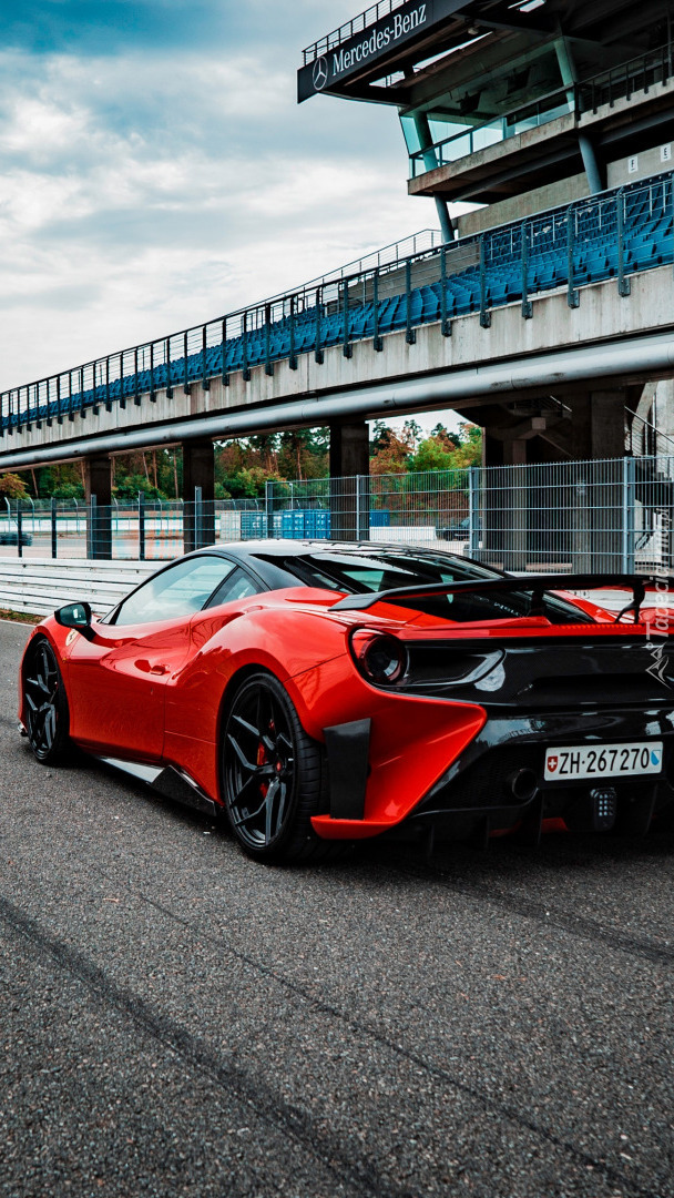 Ferrari 488 Pogea Racing