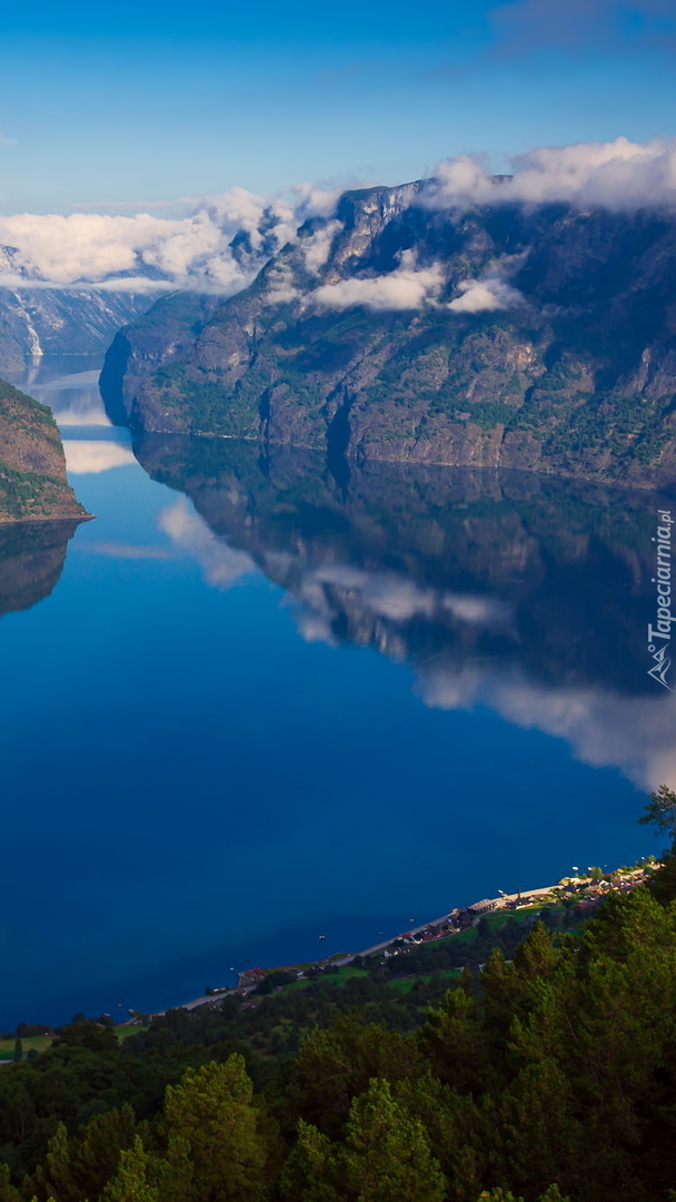 Fiord Aurlandsfjord w Norwegii