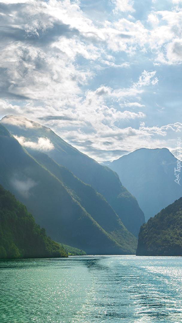 Fiord Naroyfjorden w Norwegii