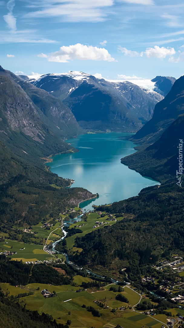 Fiord Nordfjord w Norwegii