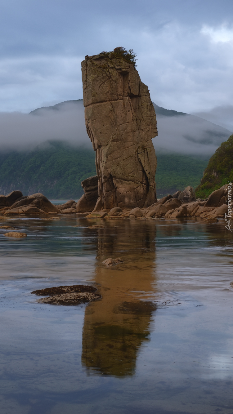 Formacja skalna na wybrzeżu