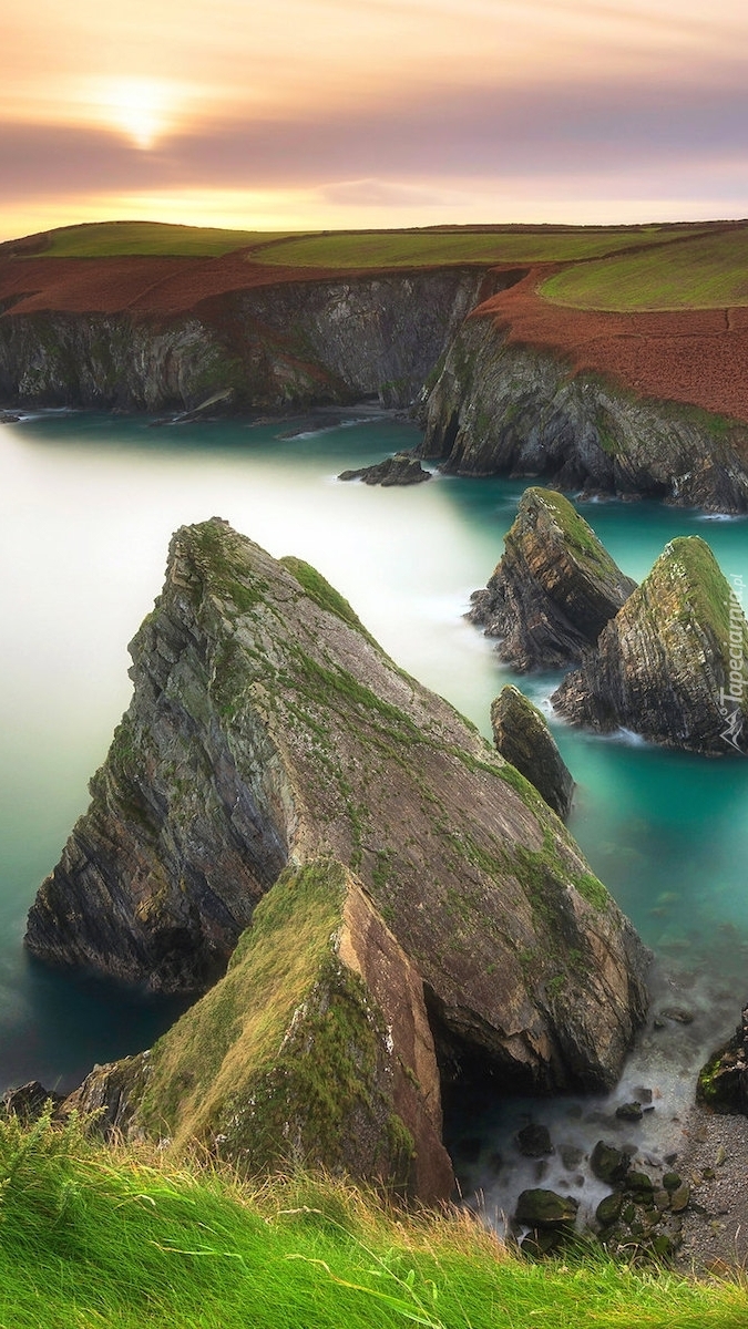 Formacje skalne na wybrzeżu Irlandii w Nohoval