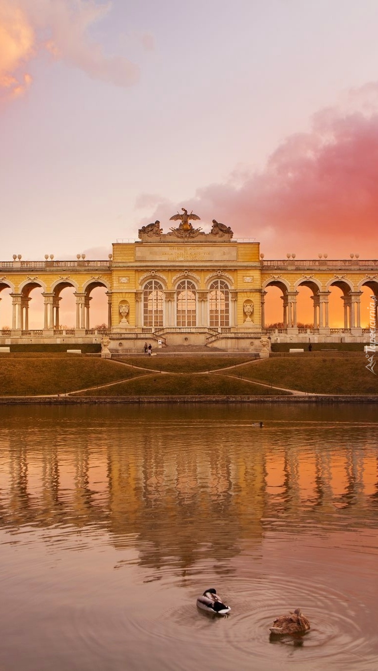 Glorieta w ogrodach wiedeńskiego Schonbrunnu