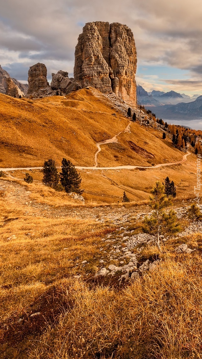 Góra Cinque Torri w Dolomitach