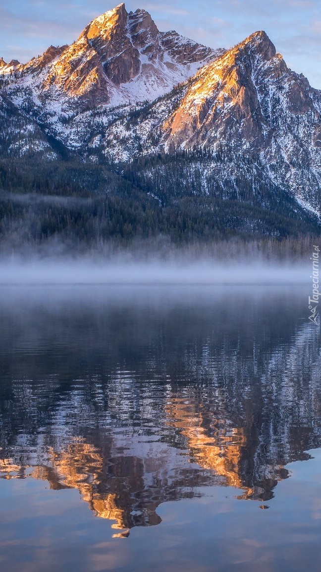 Góra McGown Peak nad jeziorem Stanley Lake