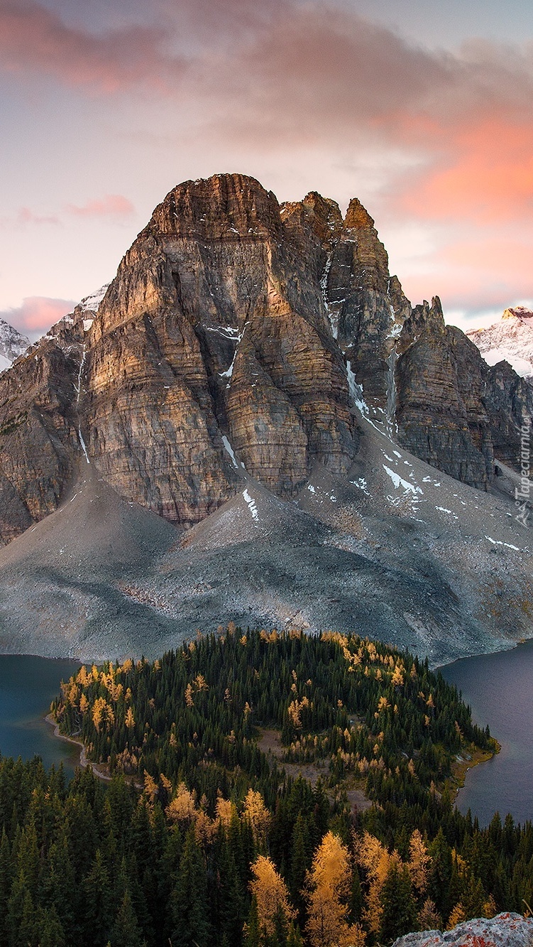 Góra Mount Assiniboine w Kanadzie