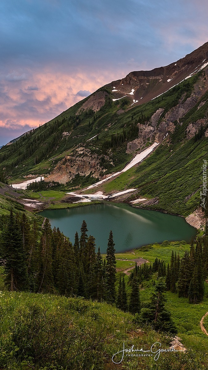 Góry Elk Mountains nad jeziorem Emerald Lake