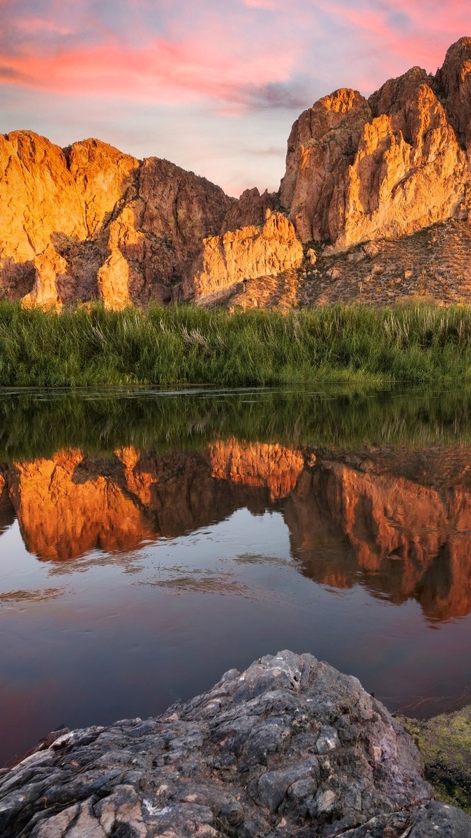 Góry Goldfield Mountains i rzeka Salt River