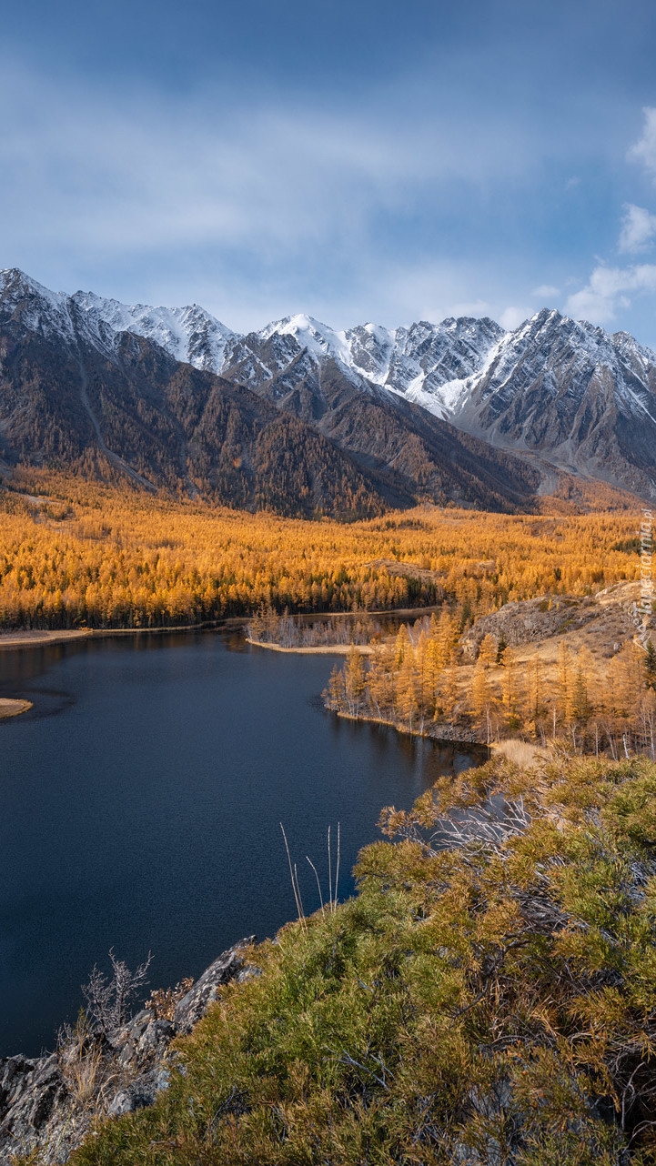 Góry Katuńskie nad rzeką Argut