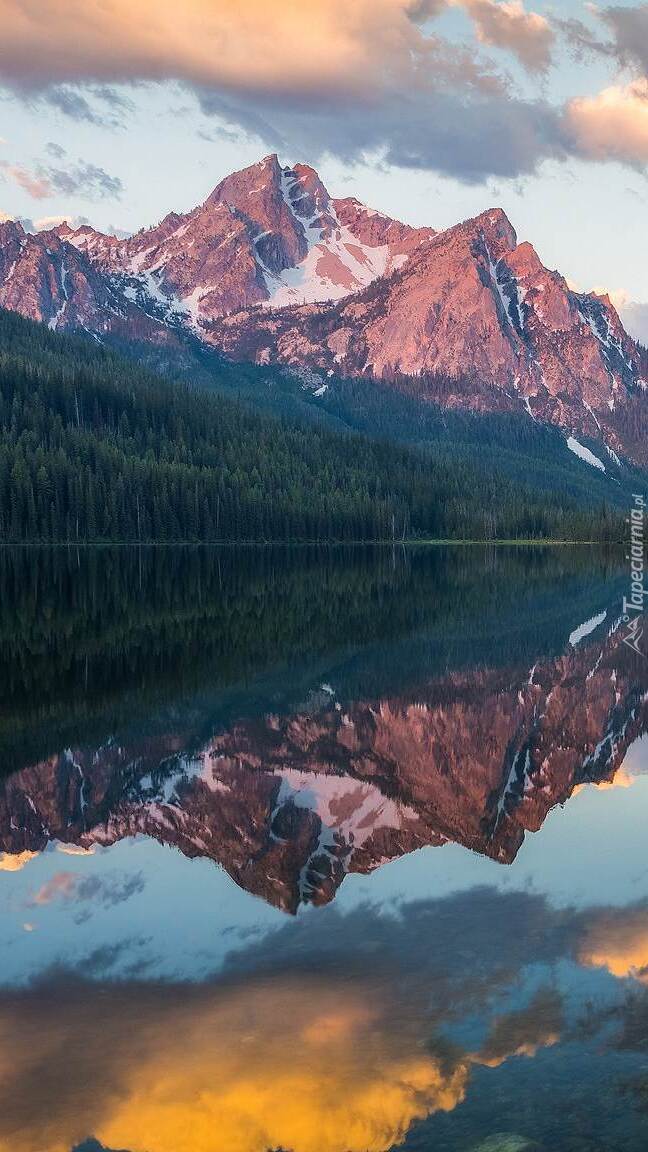 Góry nad jeziorem Stanley Lake