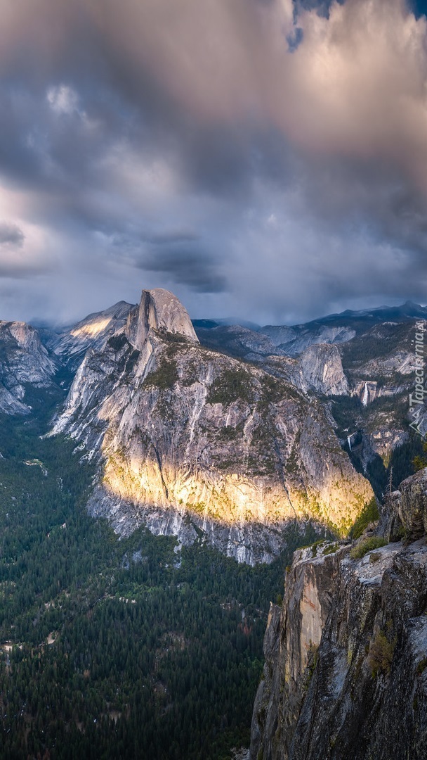 Góry Sierra Nevada i dolina Yosemite Valley