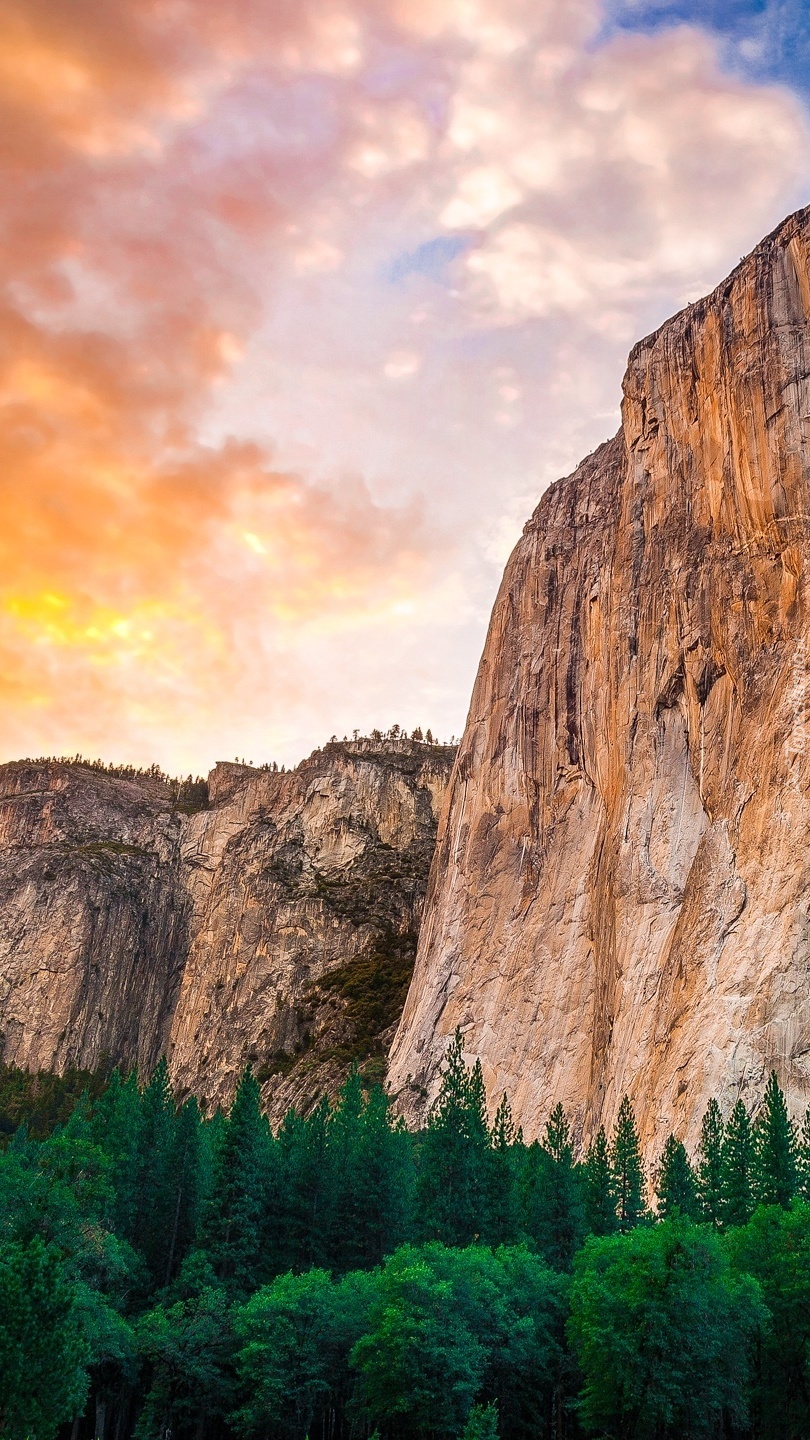 Góry w Parku Narodowym Yosemite