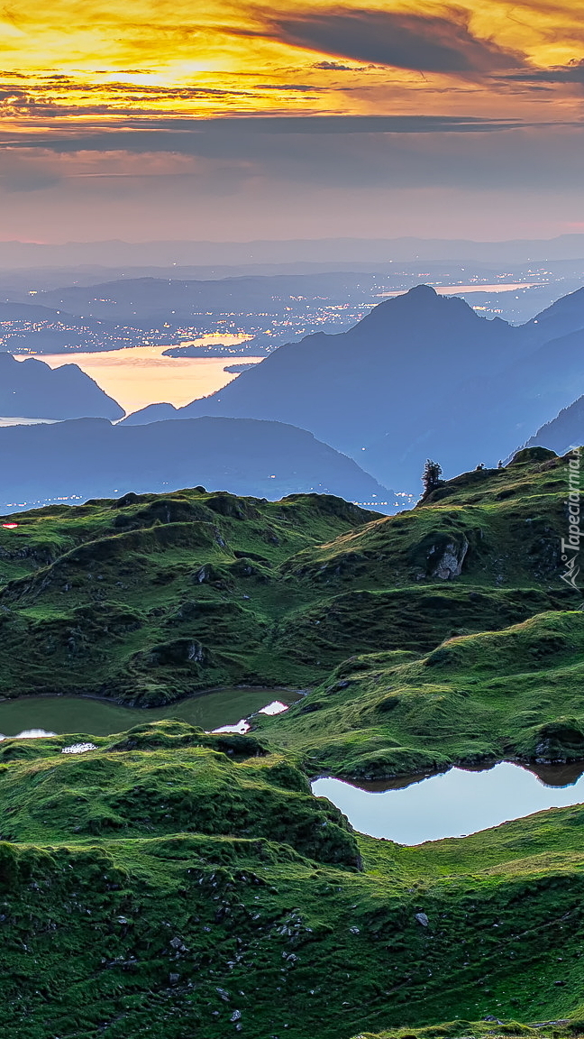 Górzysty krajobraz Szwajcarii